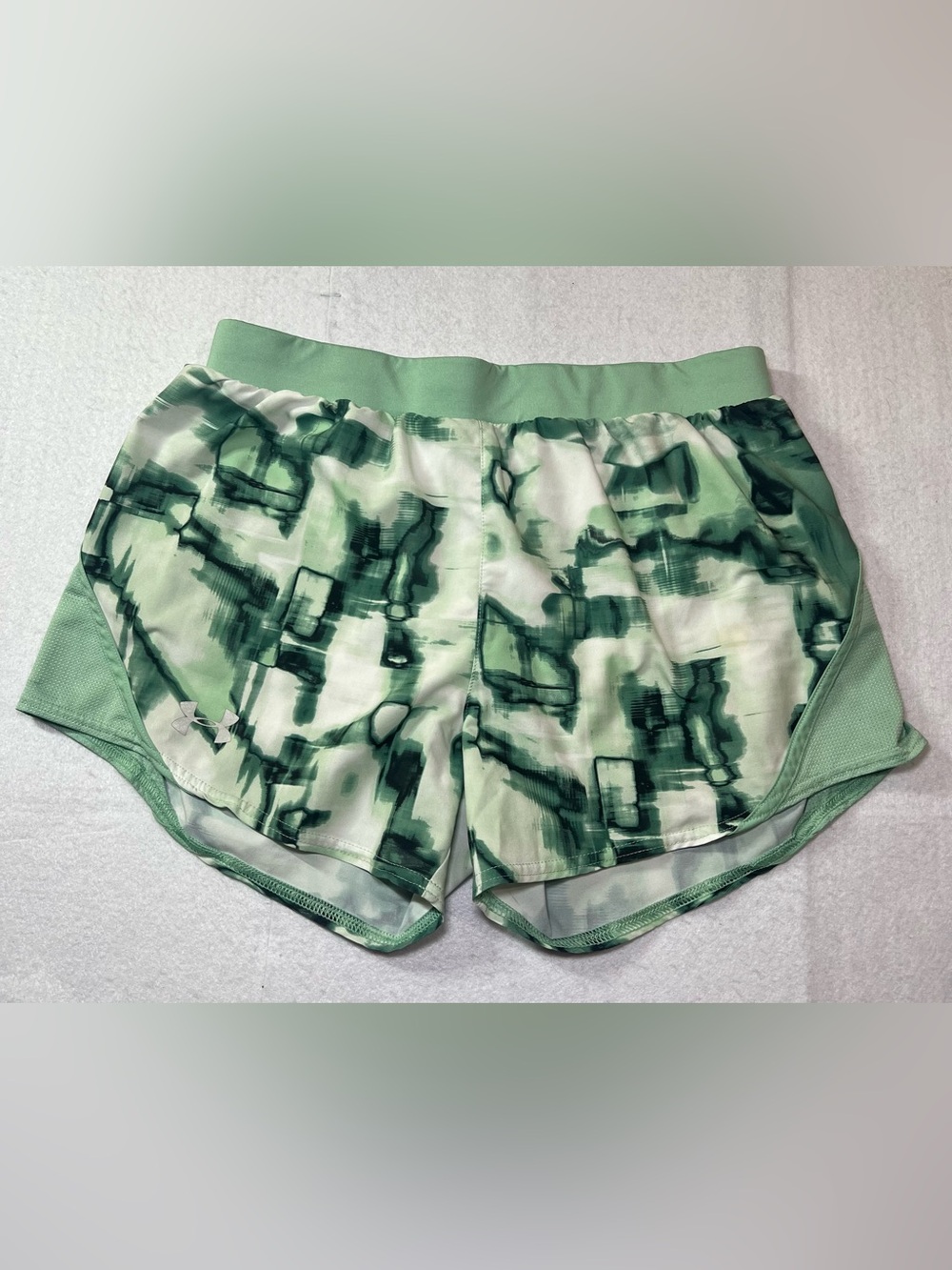 Under Armour Women's Fly-By 2.0 Printed Running Shorts ,Green Marble ,Small